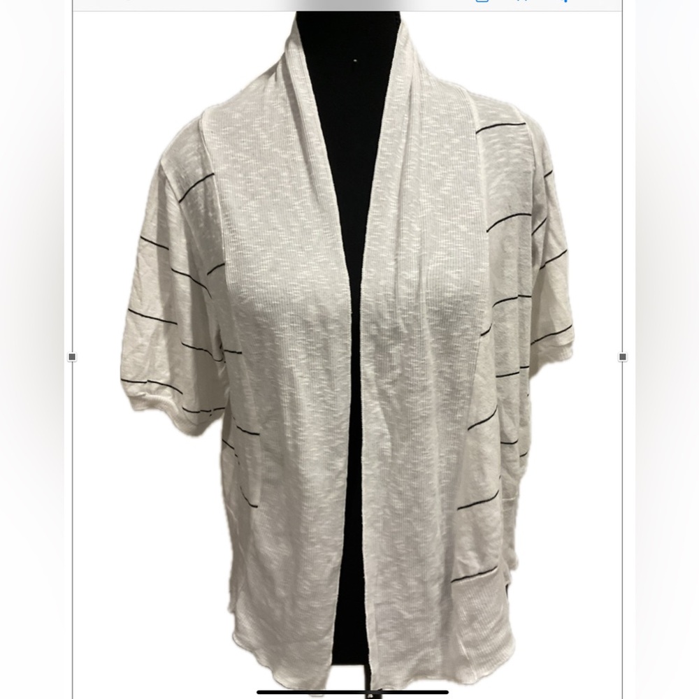BDG Soft white stripes, summer essential cover-up top